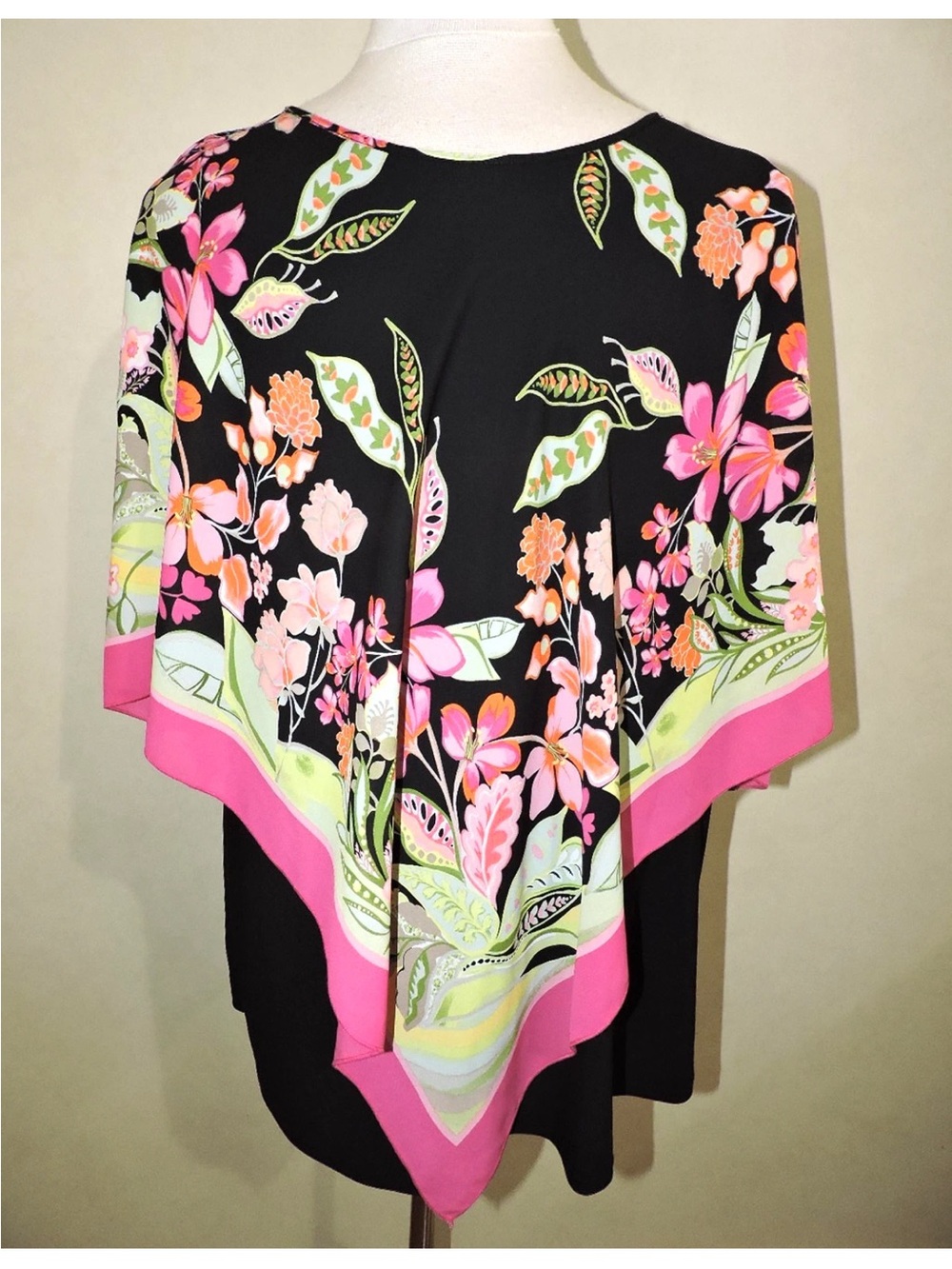 Slim Factor by Investments Woman's Top Size 1X  Floral Overlay NWT